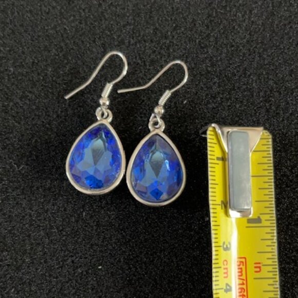 BLUE Teardrop Earrings-Like NEW - Picture 4 of 6